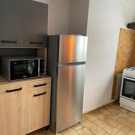Au Bord Du Avec Terrasse La Tour-dʼAuvergne
