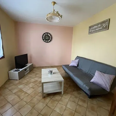 Apartment Au Bord Du Avec Terrasse La Tour-d'Auvergne